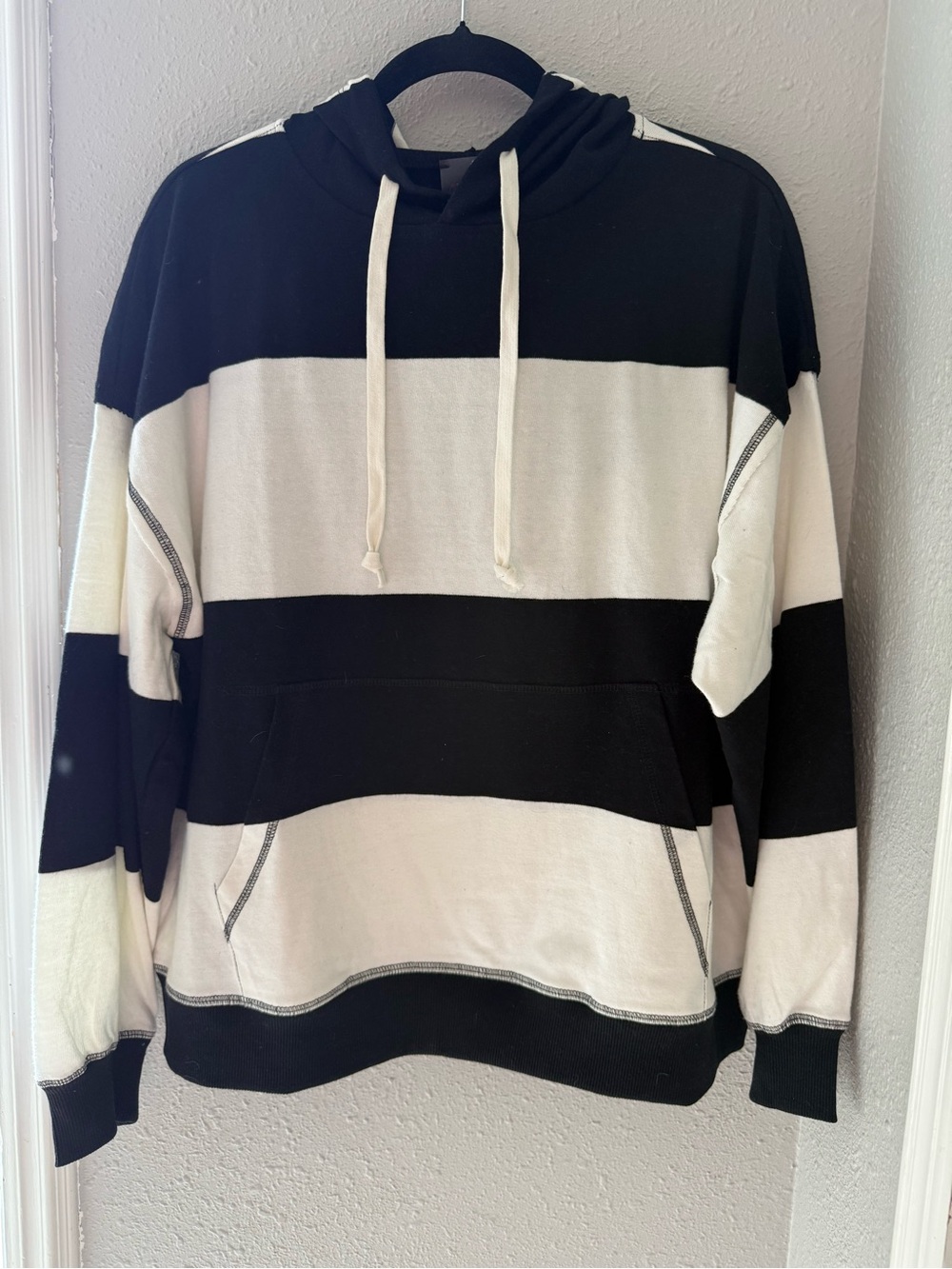 NWOT Free People Movement black and white striped rugby hooded pullover & shorts - Picture 3 of 7